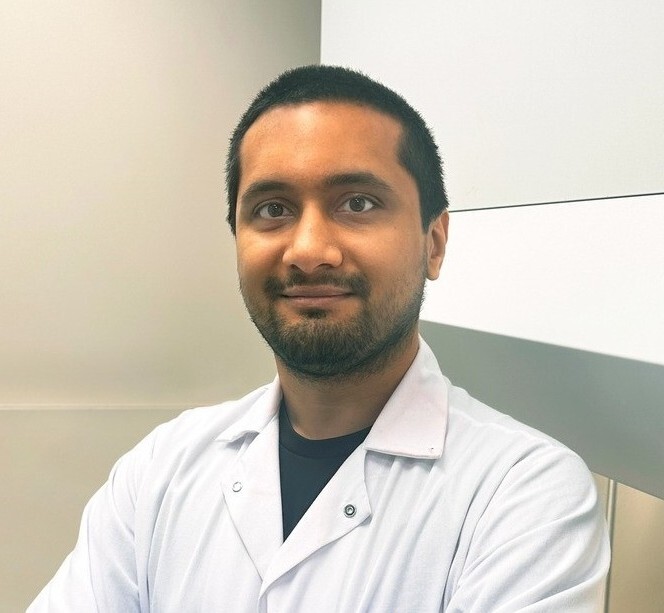 Vivek Headshot (1)-1